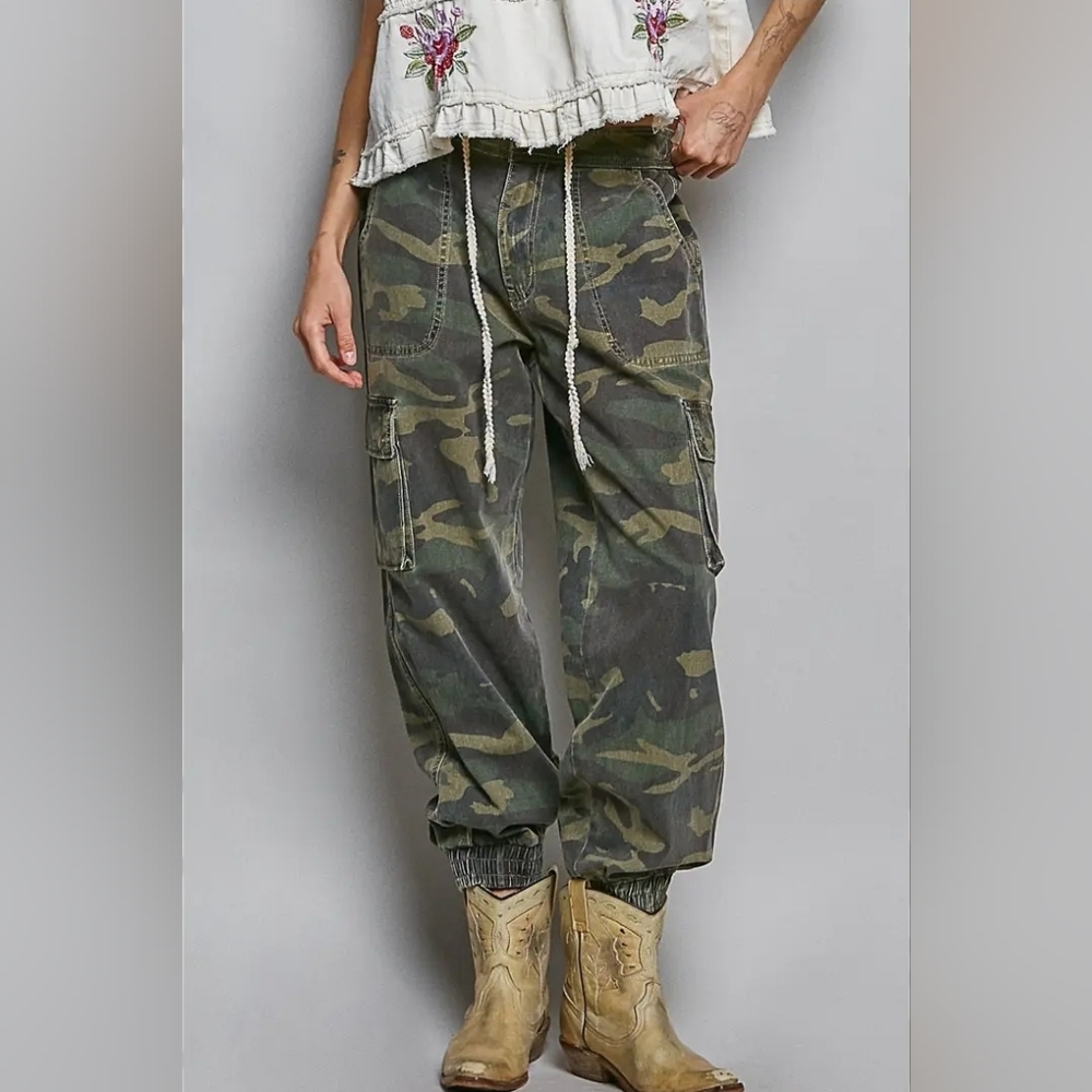 Pocket Detailed Camo Jogger Pant